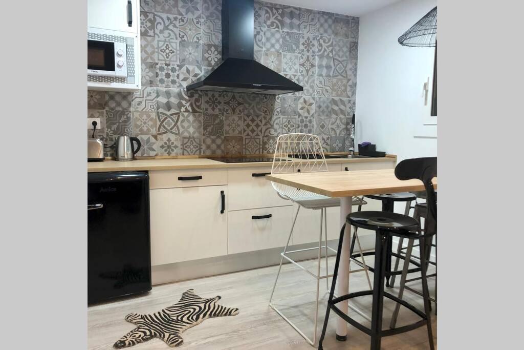 Appartement M5 Cool Terrace. Metro 1 Min. Center 15' By Metro à Esplugues de Llobregat Extérieur photo